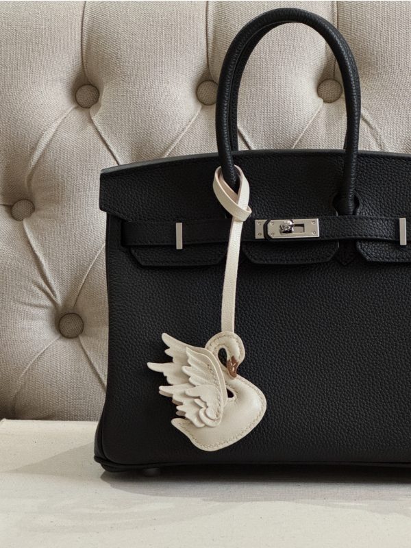 Swan charm