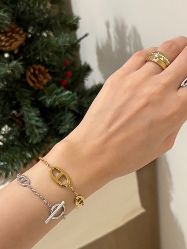 Bracelet