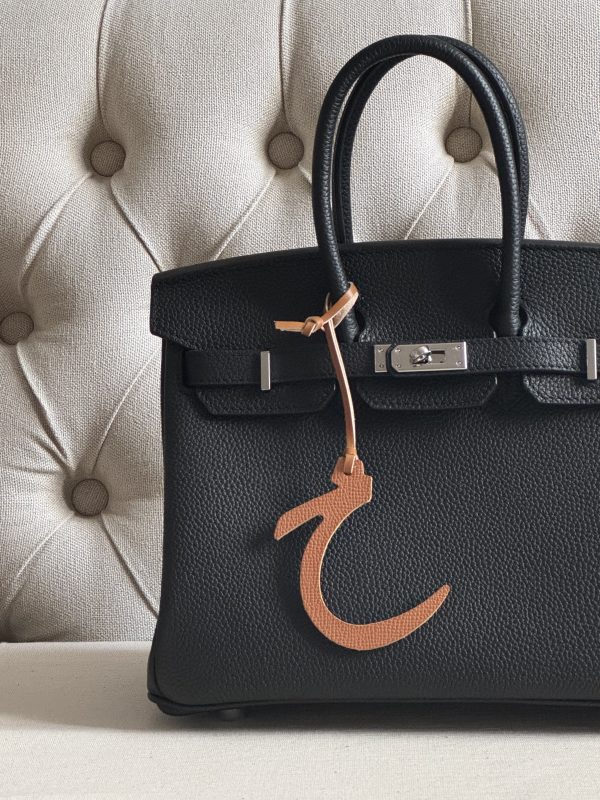 Letter (ح) charm